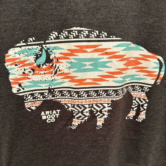 Ariat Teeshirt with a Buffalo print. Size Medium - Picture 4 of 4
